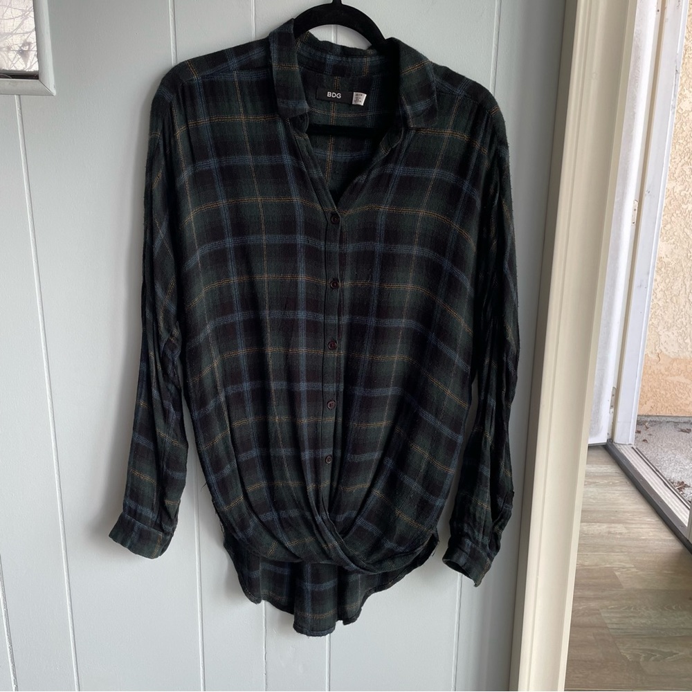 🛒✨BDG Flannel Top